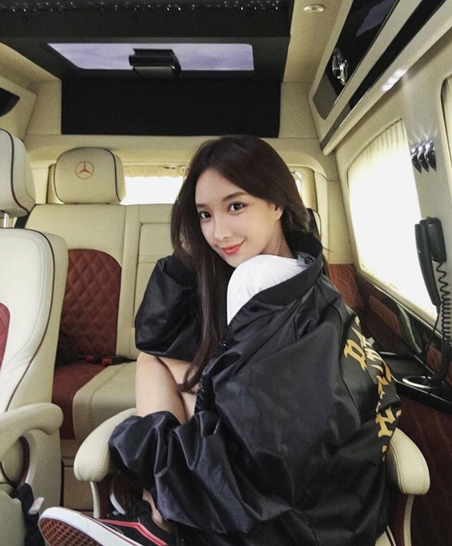 Là con gái tỷ phú, lại xinh xắn, chồng đẹp con ngoan: Sao có người viên mãn đến thế!